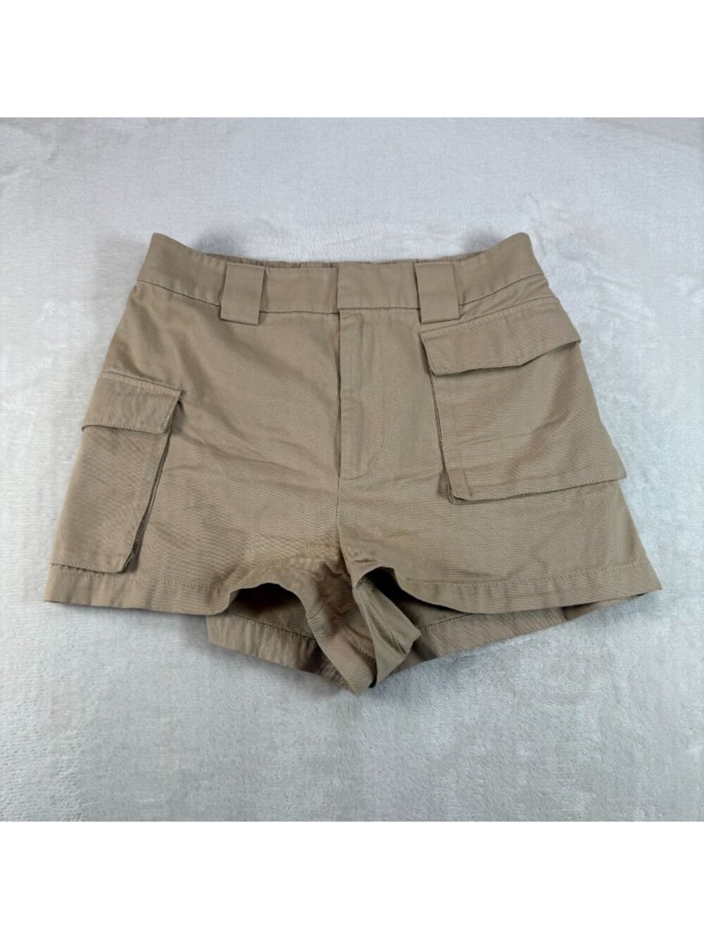 TNA Aritzia Womens Khaki Cargo Shorts Preppy Medium High Rise Elastic Waist